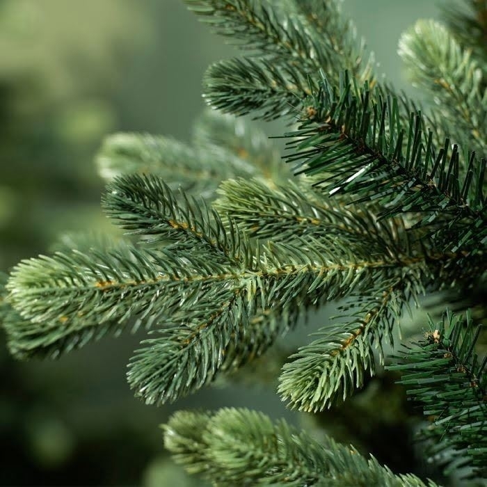 Kunstkerstboom Geneva 240cm – Everlands