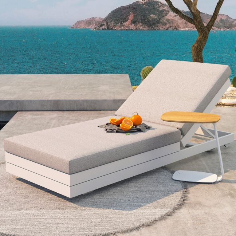 Taste by 4 Seasons Outdoor Cali ligbed Wit