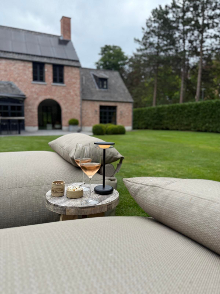 Solar Tafellamp Bobbie Zwart - Touch Dimbaar - 8 branduren - USB laadoptie - extra warm wit