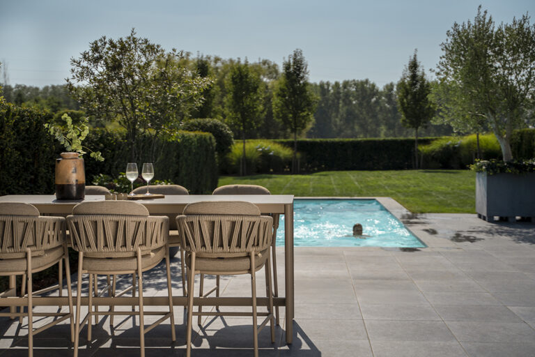 Taste by 4 Seasons Outdoor Calma high dining set - Latte