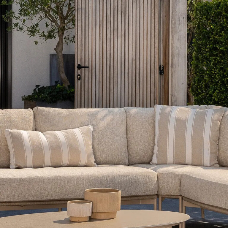 4 Seasons Outdoor sierkussen 50x50cm Boucle stripe cream