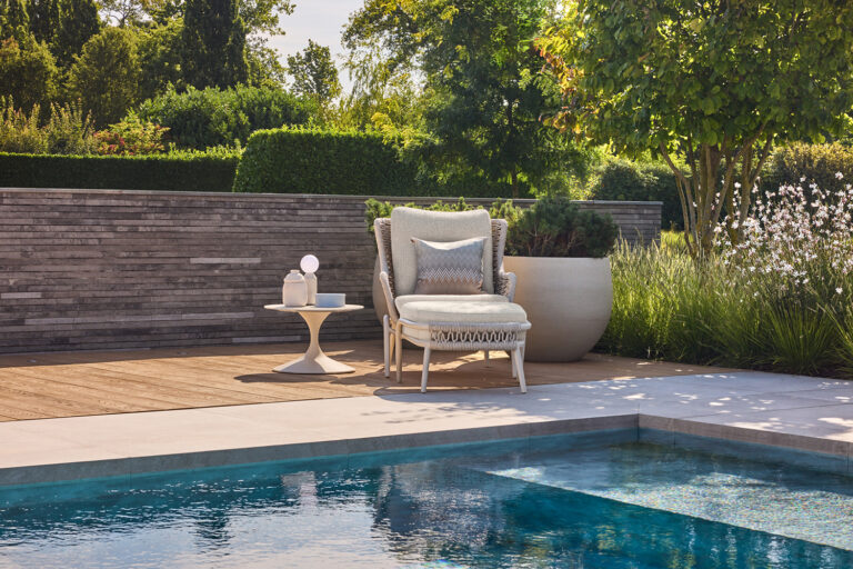 SUNS Casto High Back loungestoel + hocker