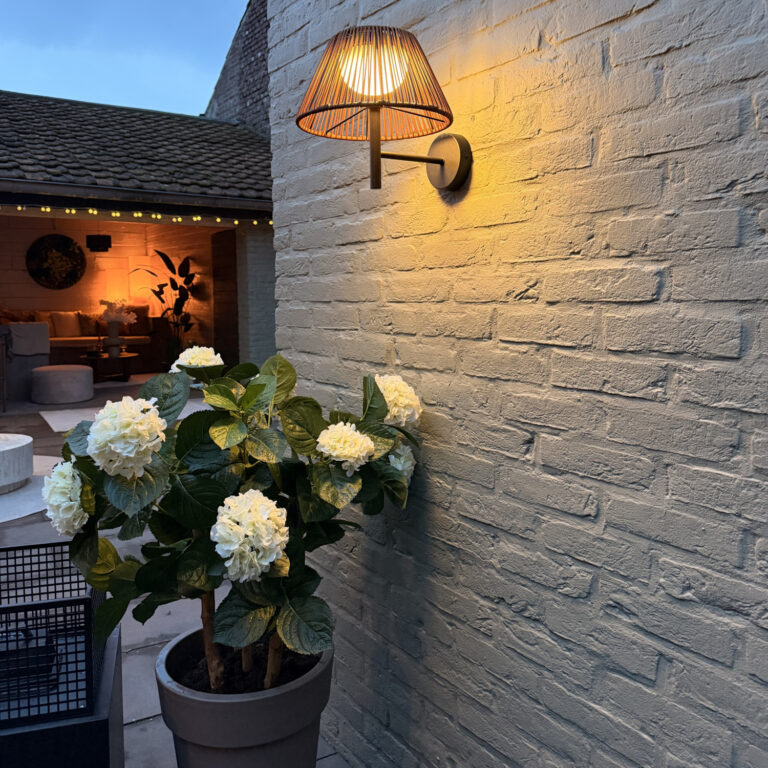 Solar Wandlamp AYLA | Warm Wit - dimbaar - afstandsbediening