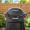 Weber Q2800N+ gasbarbecue met Premium-verrijdbaar onderstel