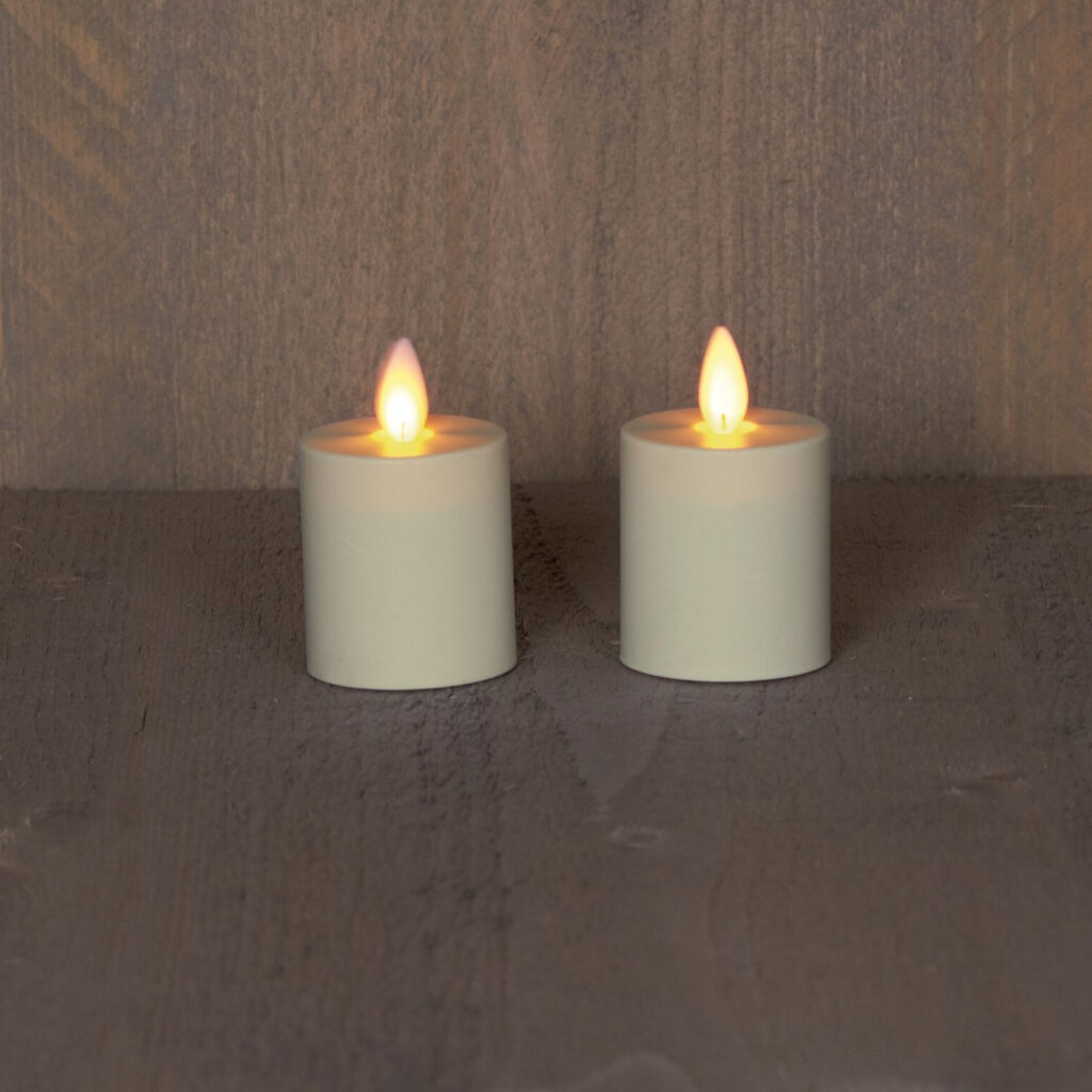 2x LED waxine kaarsen Ivoor bewegende vlam 8cm