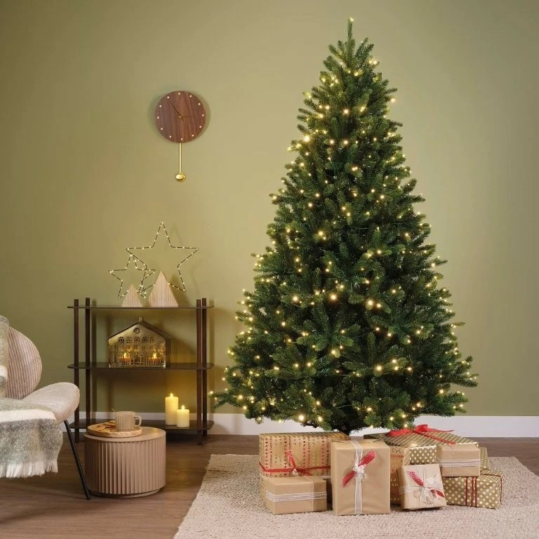 Kunstkerstboom Bromont 680 LED 240cm - Everlands